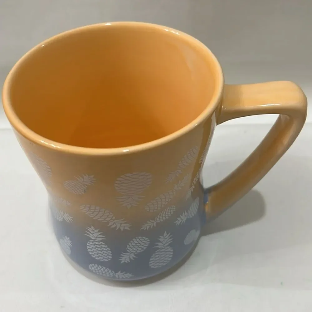 Edible Arrangements Vase Mug Blue Yellow White Pineapples 4 3/4 In Tall 4 Wide